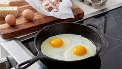 Waarom je een koude koekenpan nodig hebt voor perfecte roereieren: een techniek die je ochtend zal veranderen